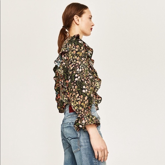 Zara Basic Floral Ruffled Top with Modest Neckline - Picture 3 of 7